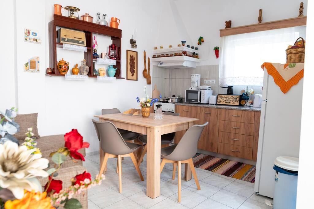 Zografia - Charming House Near The Coast Apartment Мармари Екстериор снимка